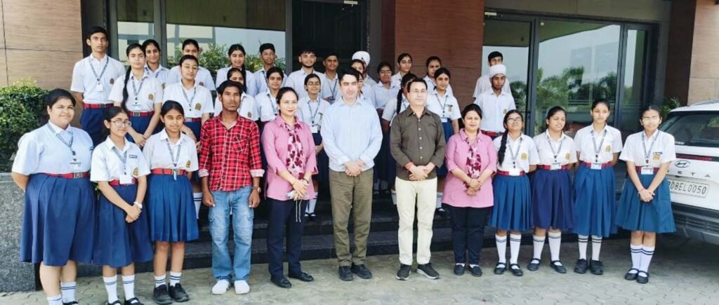 Innocent Hearts School : इनोसेंट हार्ट्स स्कूल में कॉमर्स छात्रों के लिए औद्योगिक भ्रमण