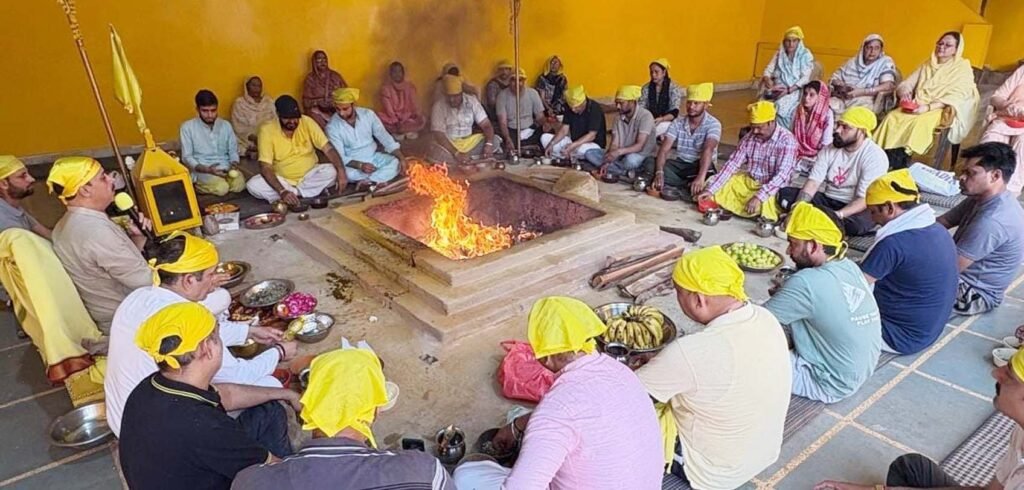 Religious News : मित्र यदि अधर्म के रास्ते पर चले तो उसे सही रास्ता दिखाए-नवजीत भारद्वाज 1 2 34 2 34 Religious News