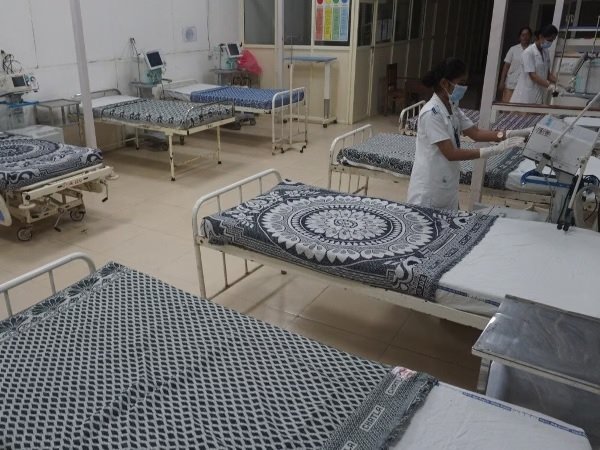 Corona Case : पैर पसारने लगा कोराेना, जानें राज्यवार केसों की स्थिति Corona Case : पैर पसारने लगा कोराेना, जानें राज्यवार केसों की स्थिति