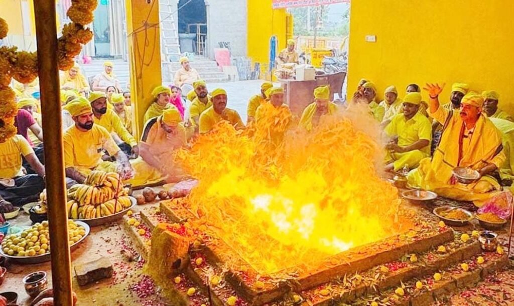 Religious News : मन ही बंधन और मोक्ष का कारण: नवजीत भारद्वाज 3 4 7 4 7 Religious News