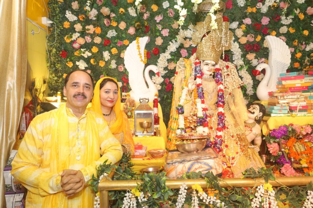 Religious News : प्रभु भक्त के प्रेम से तृप्त हो जाते-नवजीत भारद्वाज 1 2 38 2 38 Religious News