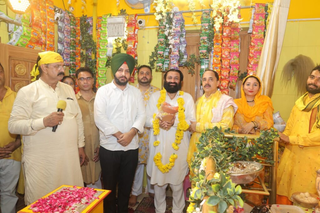 Religious News : प्रभु भक्त के प्रेम से तृप्त हो जाते-नवजीत भारद्वाज 7 6 6 Religious News