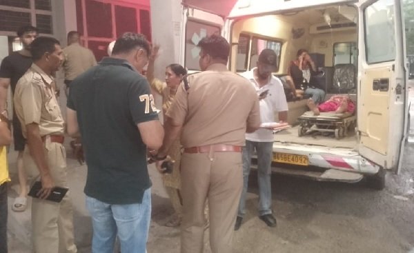 Crime News : जालंधर में बड़ी वारदात…अस्पताल में घुसकर सास के सिर में मारी गोली Crime News : जालंधर में बड़ी वारदात…अस्पताल में घुसकर सास के सिर में मारी गोली