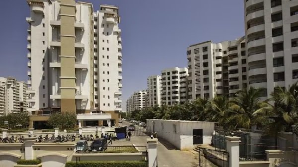 Property Sector : 1 करोड़ तक के घर पसंद आ रहे मिडिल क्लास परिवारों को, बदलने लगा ट्रेंड Property Sector : 1 करोड़ तक के घर पसंद आ रहे मिडिल क्लास परिवारों को, बदलने लगा ट्रेंड