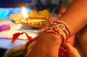 Raksha Bandhan 2026 Date and Shubh Muhurat : 27 या 28 अगस्त? जानिए रक्षाबंधन की सही तारीख, भद्रा काल और राखी बांधने का शुभ मुहूर्त