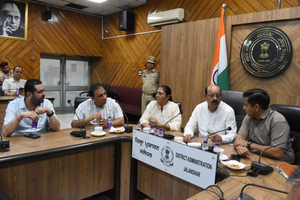 Jalandhar News : कैबिनेट मंत्री मोहिंदर भगत ने पी.एस.पी.सी.एल. अधिकारियों को निर्बाध बिजली आपूर्ति सुनिश्चित करने के निर्देश दिए 1 jela3 jela3 Jalandhar News :