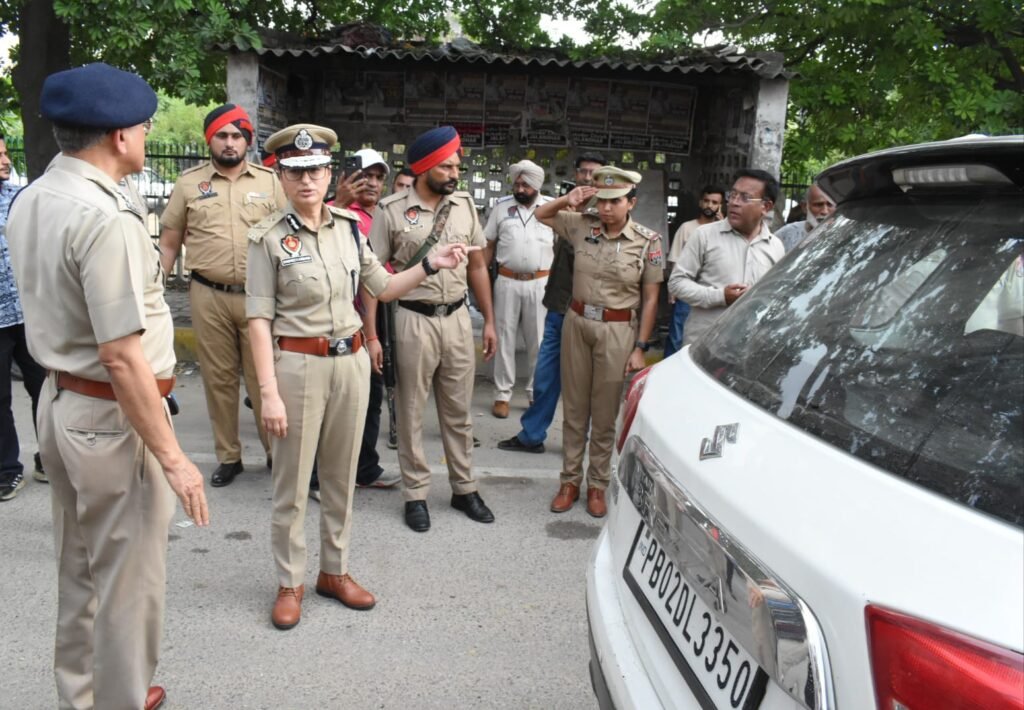 Jalandhar News : पुलिस कमिश्नर ने विभिन्न पाबंदियों के आदेश किए जारी 2 polic333333 polic333333 Jalandhar News