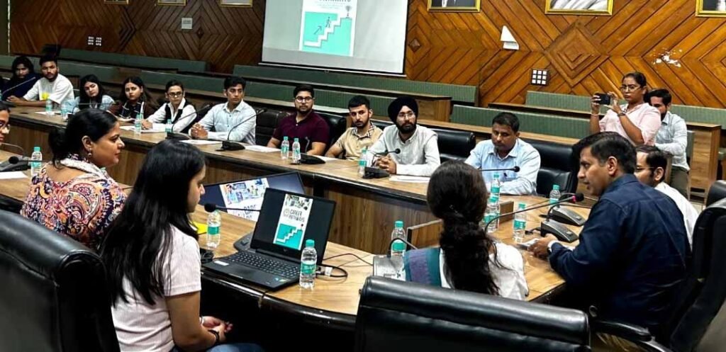 Public-Policy Internship : पब्लिक-पॉलिसी इंटर्नशिप प्रोग्राम के तीसरे बैच का समापन, डिप्टी कमिश्नर ने किया सम्मानित