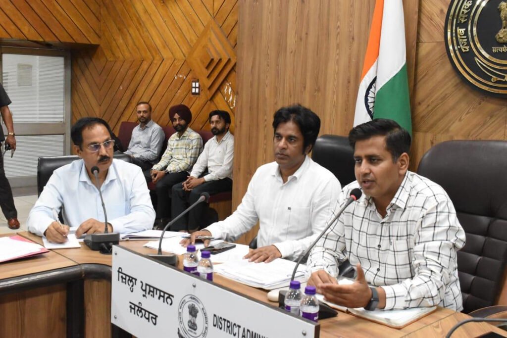 Prevention of mosquito borne diseases during monsoon :  मानसून में मच्छर जनित रोगों की रोकथाम को लेकर डिप्टी कमिश्नर ने दिए सख्त निर्देश