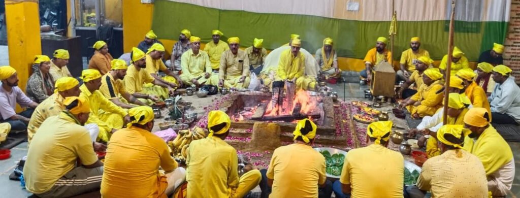 Maa Baglamukhi Hawan : जन्मदात्री की तरह जन्मभूमि का स्थान भी श्रेष्ठ : नवजीत भारद्वाज Maa Baglamukhi Hawan : जन्मदात्री की तरह जन्मभूमि का स्थान भी श्रेष्ठ : नवजीत भारद्वाज