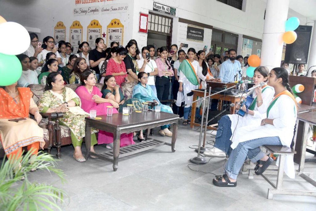 Independence Day celebrated at HMV Collegiate : एचएमवी कॉलेजिएट स्कूल में स्वतंत्रता दिवस मनाया गया