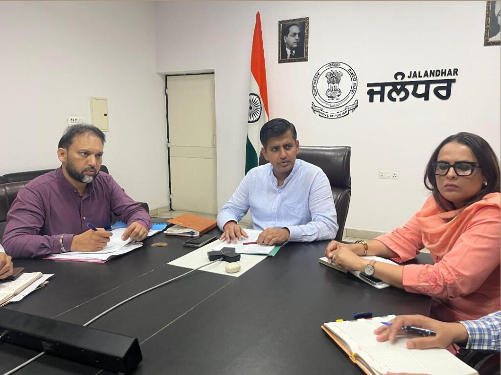 Deputy Commissioner appeals to farmers : डिप्टी कमिश्नर ने की अपील, मंडियों में सूखा और कम नमी वाला धान ही लाएं किसान Deputy Commissioner appeals to farmers : डिप्टी कमिश्नर ने की अपील, मंडियों में सूखा और कम नमी वाला धान ही लाएं किसान