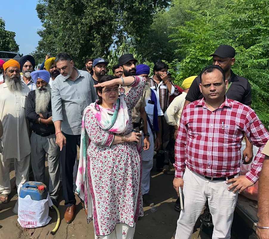 Jalandhar News : बाढ़ प्रबंधन को लेकर जिला प्रशासन पूरी तरह सतर्क : डिप्टी कमिश्नर Jalandhar News : बाढ़ प्रबंधन को लेकर जिला प्रशासन पूरी तरह सतर्क : डिप्टी कमिश्नर