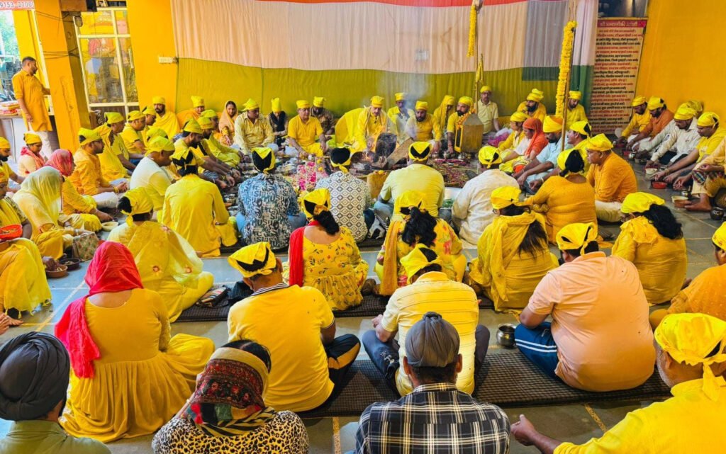 Maa Baglamukhi Havan Yagya : हार्दिक समर्पण खतरे की लहर को ईश्वरीय आश्रय में बदल देता है-नवजीत भारद्वाज Maa Baglamukhi Havan Yagya : हार्दिक समर्पण खतरे की लहर को ईश्वरीय आश्रय में बदल देता है-नवजीत भारद्वाज