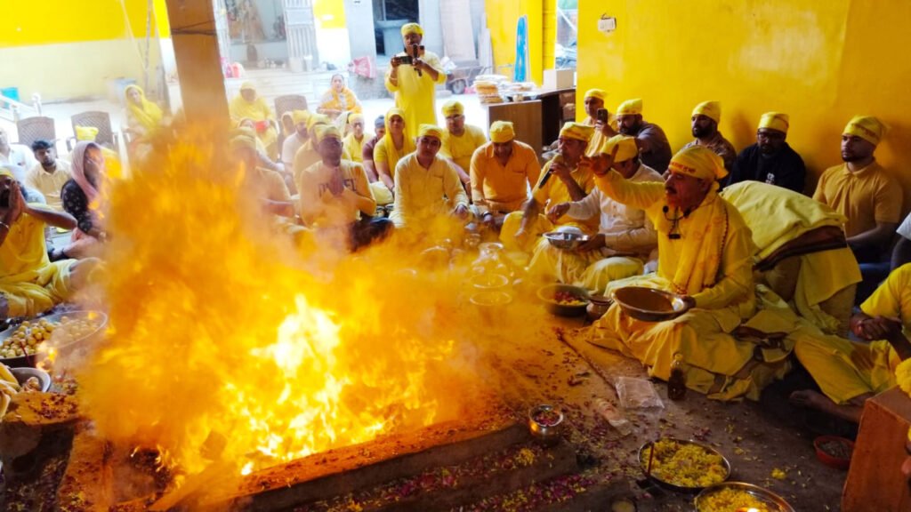 Maa Baglamukhi Hawan : हर दुख-सुख प्रभु का उपहार-नवजीत भारद्वाज 2 2 14 2 14 Maa Baglamukhi Hawan