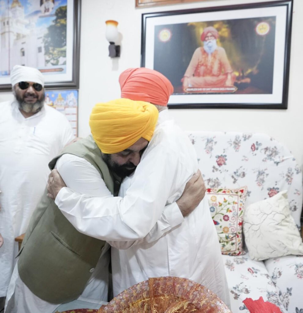 Jalandhar News : मुख्यमंत्री ने डेरा सचखंड बल्लां में एस.टी.पी. प्रोजेक्ट का शिलान्यास किया 1 2 15 2 15 Jalandhar News