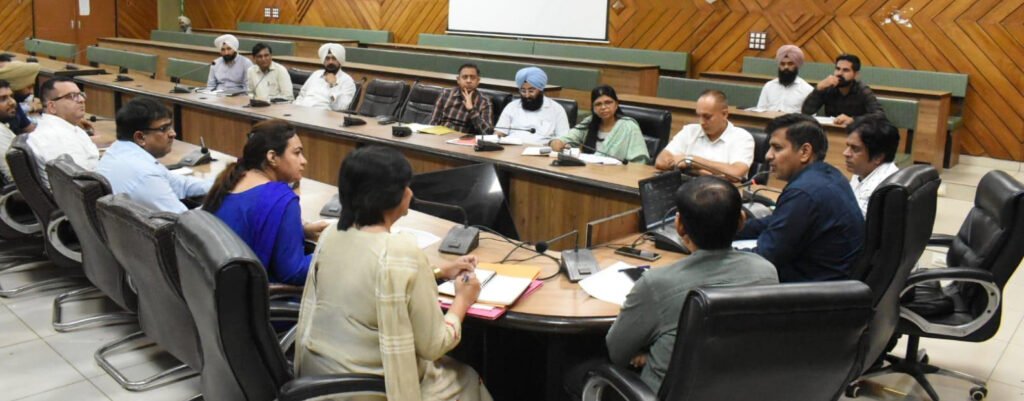 Jalandhar News : स्वच्छता, कब्ज़ा और पशु कल्याण पर प्रशासनिक सख़्ती : डिप्टी कमिश्नर 1 2 2 2 2 Jalandhar News