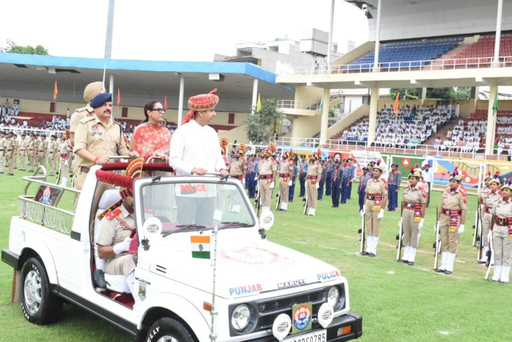 Full dress rehearsal Independence Day : जालंधर में 79वें स्वतंत्रता दिवस की फुल ड्रेस रिहर्सल संपन्न, डीसी ने ली परेड की सलामी 1 2 30 2 30 Full dress rehearsal Independence Day