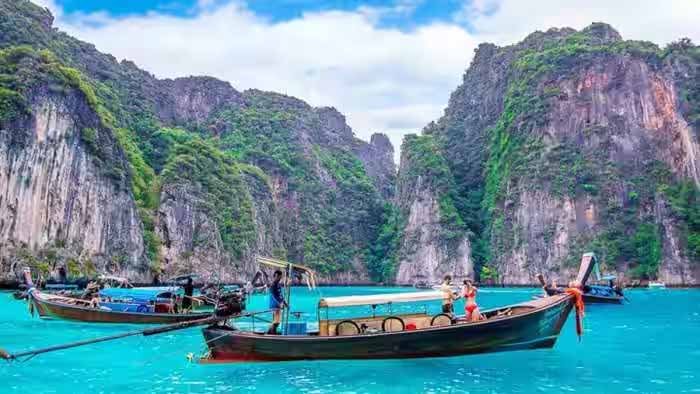 Dream of visiting Thailand : थाईलैंड घूमने का सपना? अब होगा साकार, सरकार लाई विदेशी पर्यटकों के लिए बंपर ऑफर Dream of visiting Thailand : थाईलैंड घूमने का सपना? अब होगा साकार, सरकार लाई विदेशी पर्यटकों के लिए बंपर ऑफर