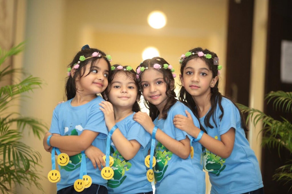 Innocent Hearts School : इनोसेंट हार्ट्स प्री-प्राइमरी स्कूलों में मनाया गया “विवेशियस वाइब्रेंस” सांस्कृतिक समारोह 2 3 3 Innocent Hearts School