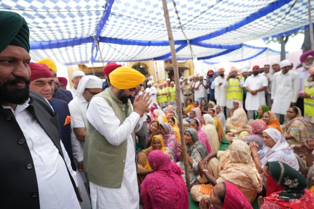 Jalandhar News : मुख्यमंत्री ने डेरा सचखंड बल्लां में एस.टी.पी. प्रोजेक्ट का शिलान्यास किया 2 3 8 3 8 Jalandhar News