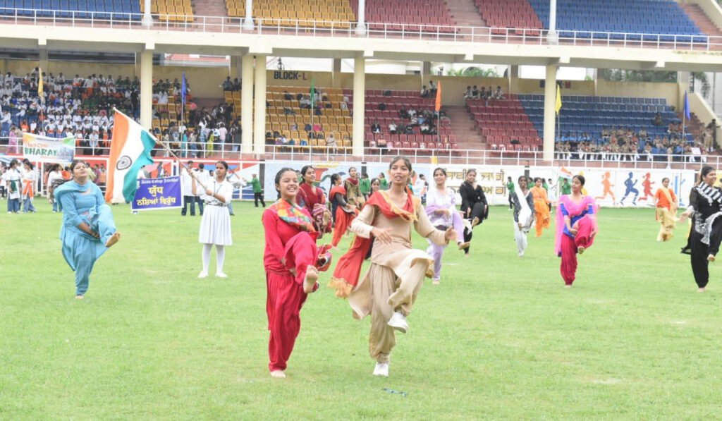 Full dress rehearsal Independence Day : जालंधर में 79वें स्वतंत्रता दिवस की फुल ड्रेस रिहर्सल संपन्न, डीसी ने ली परेड की सलामी 3 4 7 4 7 Full dress rehearsal Independence Day