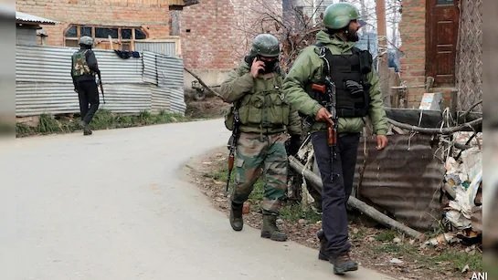 Encounter In Kulgam : कुलगाम में आतंकियों से मुठभेड़, दो जवान शहीद Encounter In Kulgam : कुलगाम में आतंकियों से मुठभेड़, दो जवान शहीद