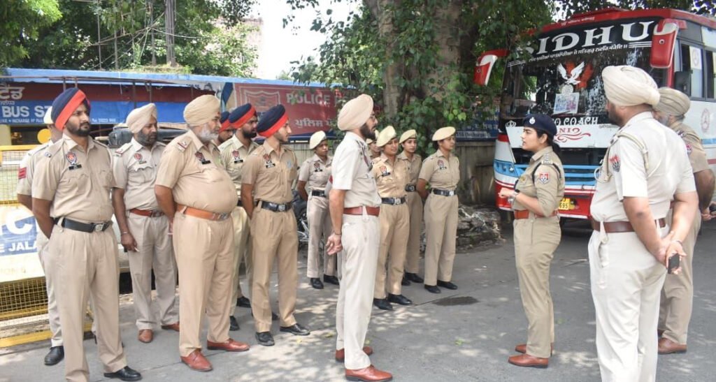 Police security for Independence Day : स्वतंत्रता दिवस के लिए पुलिस ने कसी कमर, वरिष्ठ अधिकारी कर रहे निगरानी