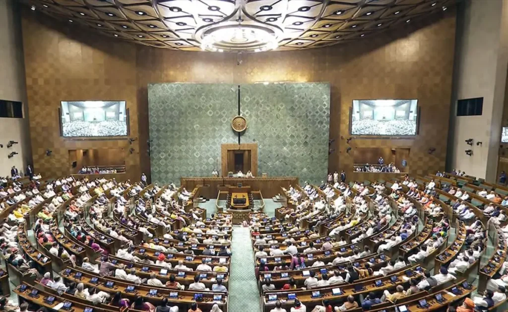 Centre’s new bill: केंद्र का नया बिल, किसी मंत्री की गिरफ्तारी के 31वें दिन होगी पद से बर्खास्तगी