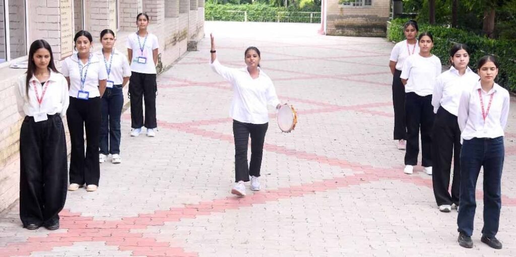 Hindi Day celebration organized : हंस राज महिला महाविद्यालय में हिंदी दिवस उत्सव का आयोजन