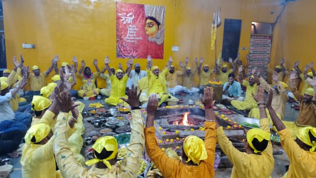 Maa Baglamukhi Dham : कोई सदगुरु मिले तो भेद बतावें, असली सत्य तुम्हारे भीतर ही छिपा – नवजीत भारद्वाज Maa Baglamukhi Dham : कोई सदगुरु मिले तो भेद बतावें, असली सत्य तुम्हारे भीतर ही छिपा – नवजीत भारद्वाज