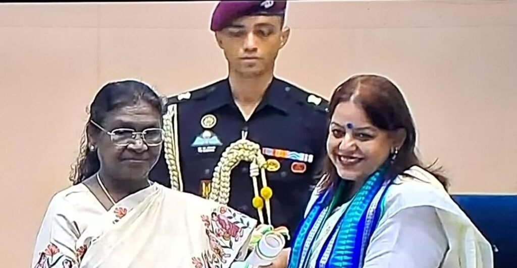 HMV College: HMV की Dr. Anjana Bhatia को नई दिल्ली में एक भव्य समारोह में राष्ट्रीय शिक्षक पुरस्कार 2025 से किया गया सम्मानित