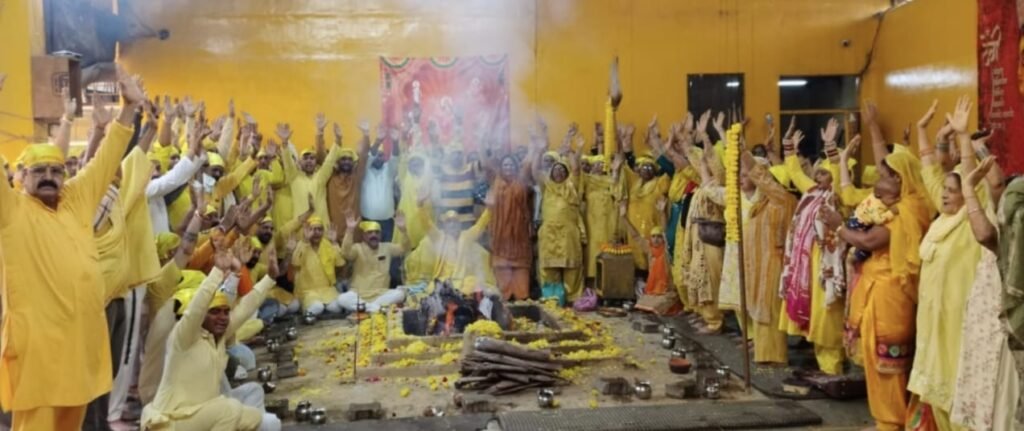 Maa Baglamukhi Havan : मन को एकाग्र करने के लिए तन को भी नियंत्रण में होना चाहिए : नवजीत भारद्वाज