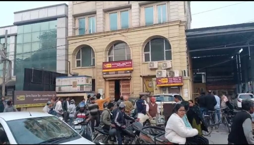 Accident in Jalandhar : जालंधर में भयंकर हादसा: पेंटिंग का काम करते समय पांचवीं मंजिल से गिरे दो मजदूर, दोनों की मौत