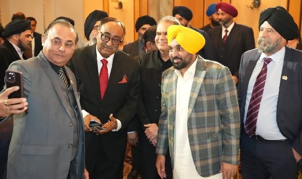 CM Mann held a business roadshow in Osaka : जापान दौरे का चौथा दिनः सीएम मान ने ओसाका में किया बिजनेस रोड शो CM Mann held a business roadshow in Osaka : जापान दौरे का चौथा दिनः सीएम मान ने ओसाका में किया बिजनेस रोड शो