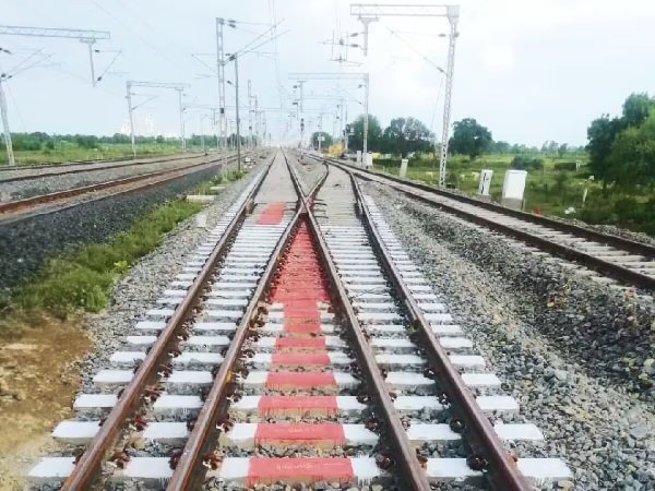 Kadian-Beas railway line defrosted : पंजाब को बड़ी राहत, कादियां-ब्यास रेलवे लाइन डीफ्रीज Kadian-Beas railway line defrosted : पंजाब को बड़ी राहत, कादियां-ब्यास रेलवे लाइन डीफ्रीज