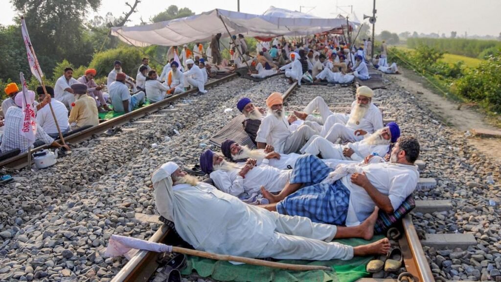 Rail roko protest : पंजाब में कल ट्रेनों की आवाजाही प्रभावित, सफर करने वालों को अलर्ट जारी