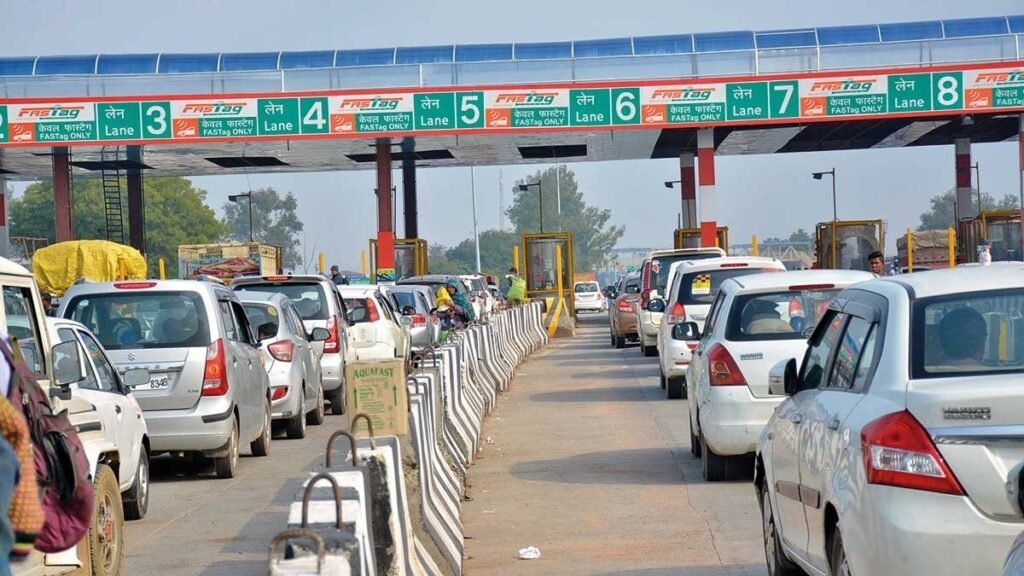 Toll Plaza Booth : देश के हाईवे नेटवर्क में बड़े बदलाव की घोषणा, सालभर में टोल बूथ होंगे खत्म