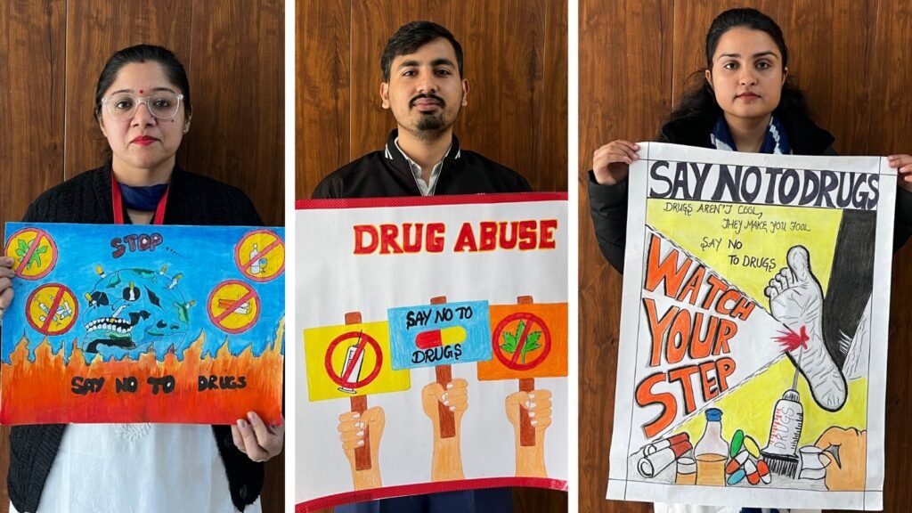 poster making competition : Innocent Hearts College of Education के रेड रिबन क्लब ने ‘नशे को ना कहें’ का फैलाया संदेश