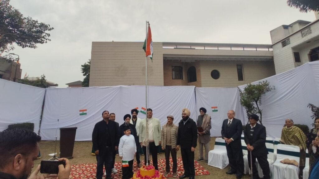 Republic Day Celebration : विंडसर पार्क कॉलोनी में देशभक्ति के रंग में रंगा 77वाँ गणतंत्र दिवस, वरिष्ठ नागरिक हुए सम्मानित Republic Day Celebration : विंडसर पार्क कॉलोनी में देशभक्ति के रंग में रंगा 77वाँ गणतंत्र दिवस, वरिष्ठ नागरिक हुए सम्मानित
