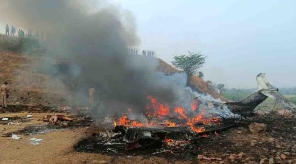 Ajit Pawar plane crash : महाराष्ट्र में विमान हादसा: लैंडिंग के दौरान क्रैश, डिप्टी सीएम अजीत पवार समेत 3 की मौत Ajit Pawar plane crash : महाराष्ट्र में विमान हादसा: लैंडिंग के दौरान क्रैश, डिप्टी सीएम अजीत पवार समेत 3 की मौत