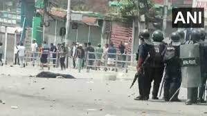 Nepal Violence : नेपाल में भारतीय सीमा के पास फिर हिंसा भड़की, हाई अलर्ट के बाद बॉर्डर सील Nepal Violence : नेपाल में भारतीय सीमा के पास फिर हिंसा भड़की, हाई अलर्ट के बाद बॉर्डर सील