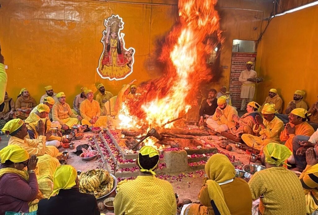 Maa Baglamukhi Dham Hawan : जिसने खुद को भगवान को सौंपा, उसे संसार हिला नहीं सकता-नवजीत भारद्वाज 6 IMG 20260226 WA0016 IMG 20260226 WA0016 Maa Baglamukhi Dham Hawan