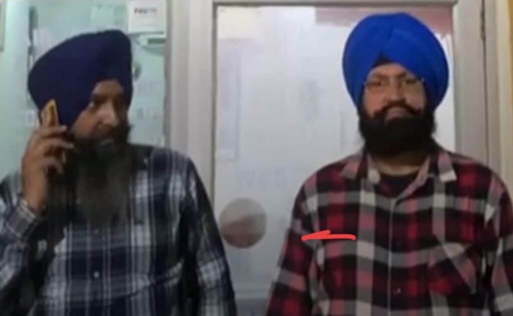 Loot in Jalandhar : फिल्मी अंदाज में लूट, दुकानदार की बहादुरी के चलते पिस्तौल छोड़ भागा लुटेरा Loot in Jalandhar : फिल्मी अंदाज में लूट, दुकानदार की बहादुरी के चलते पिस्तौल छोड़ भागा लुटेरा