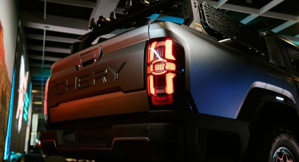 Diesel Plug-in Hybrid Pickup : दुनिया की पहली डीजल प्लग-इन हाइब्रिड पिकअप से उठा पर्दा, माइलेज में टोयोटा और फोर्ड को देगी कड़ी टक्कर 2 IMG 20260228 203220 IMG 20260228 203220 Diesel Plug-in Hybrid Pickup