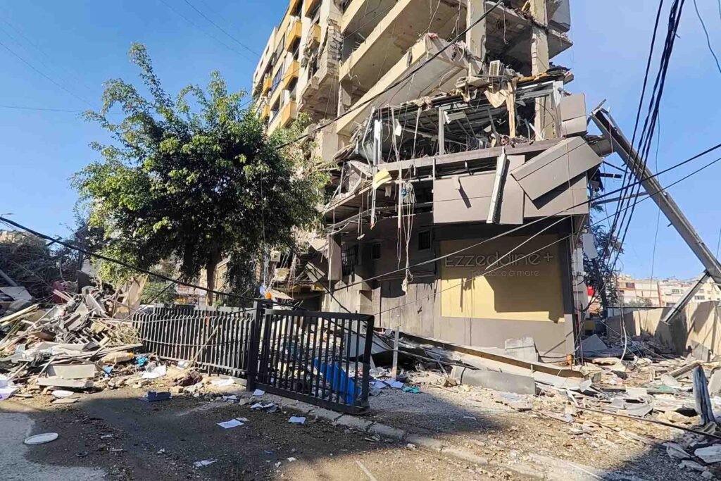 Israel US Iran War latest News : मिडिल ईस्ट में जंग तेज, ईरान के नए रक्षा मंत्री की मौत, ईरान की चेतावनी – यूरोप तक फैल सकता है संघर्ष, भारत अलर्ट मोड में 3 Israel US Iran War latest News 1 Israel US Iran War latest News 1 Israel US Iran War latest News