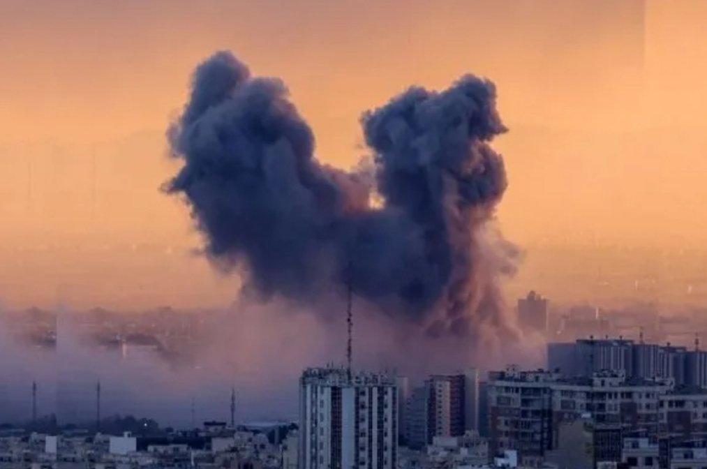 Bushehr Nuclear Plant Attack : बुशहर परमाणु संयंत्र पर हमलों से खाड़ी में रेडिएशन का खतरा बढ़ा, ईरान के मंत्री ने UN को भेजा पत्र Bushehr Nuclear Plant Attack : बुशहर परमाणु संयंत्र पर हमलों से खाड़ी में रेडिएशन का खतरा बढ़ा, ईरान के मंत्री ने UN को भेजा पत्र