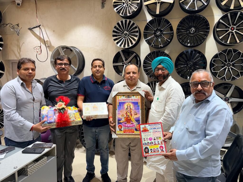 Jagran Invitation : 23वें विशाल जागरण के संबंध में काउंसलर मनजीत सिंह टीटू द्वारा सब्जी मंडी और फ्रूट मंडी के पदाधिकारियों को निमंत्रण 1 Jagran Invitation 1 Jagran Invitation 1 Jagran Invitation