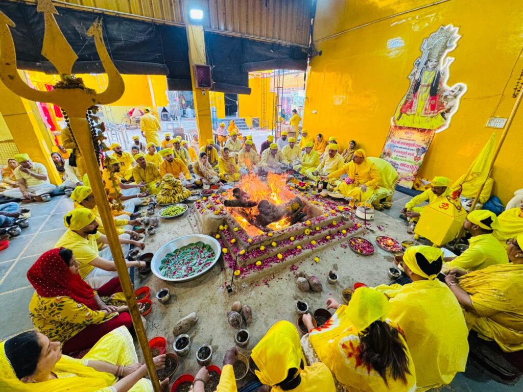 Maa Baglamukhi Dham Hawan : युवावस्था ही है अध्यात्म का सही समय-नवजीत भारद्वाज