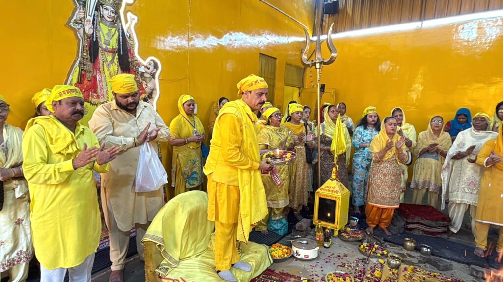 Maa Baglamukhi Dham Hawan : युवावस्था ही है अध्यात्म का सही समय-नवजीत भारद्वाज 6 WhatsApp Image 2026 04 16 at 3.03.30 PM1 WhatsApp Image 2026 04 16 at 3.03.30 PM1 Maa Baglamukhi Dham Hawan